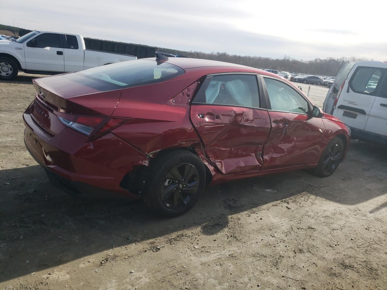 2023 HYUNDAI ELANTRA SE - Фото 3