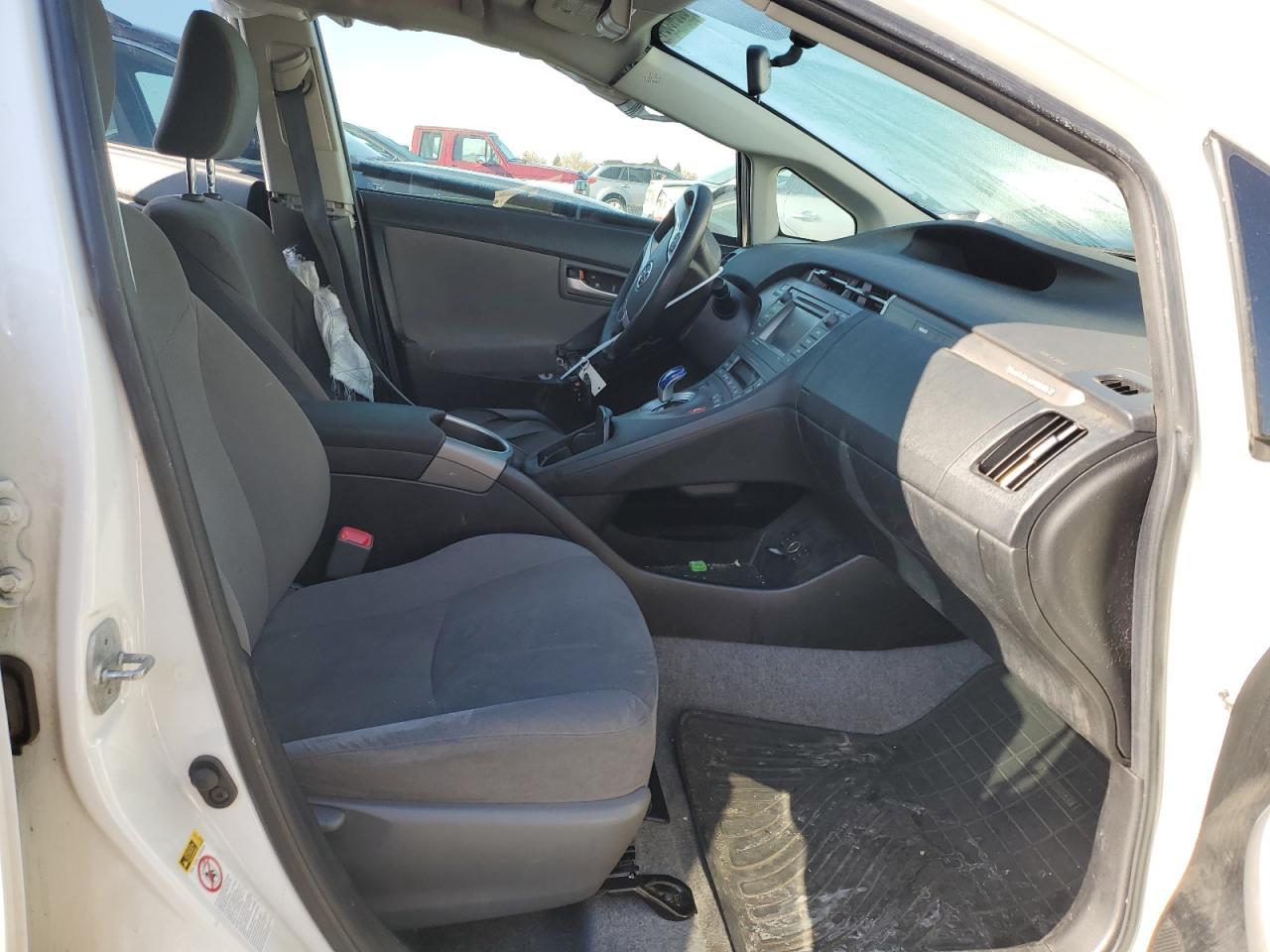 2013 TOYOTA PRIUS PLUG - Image 7