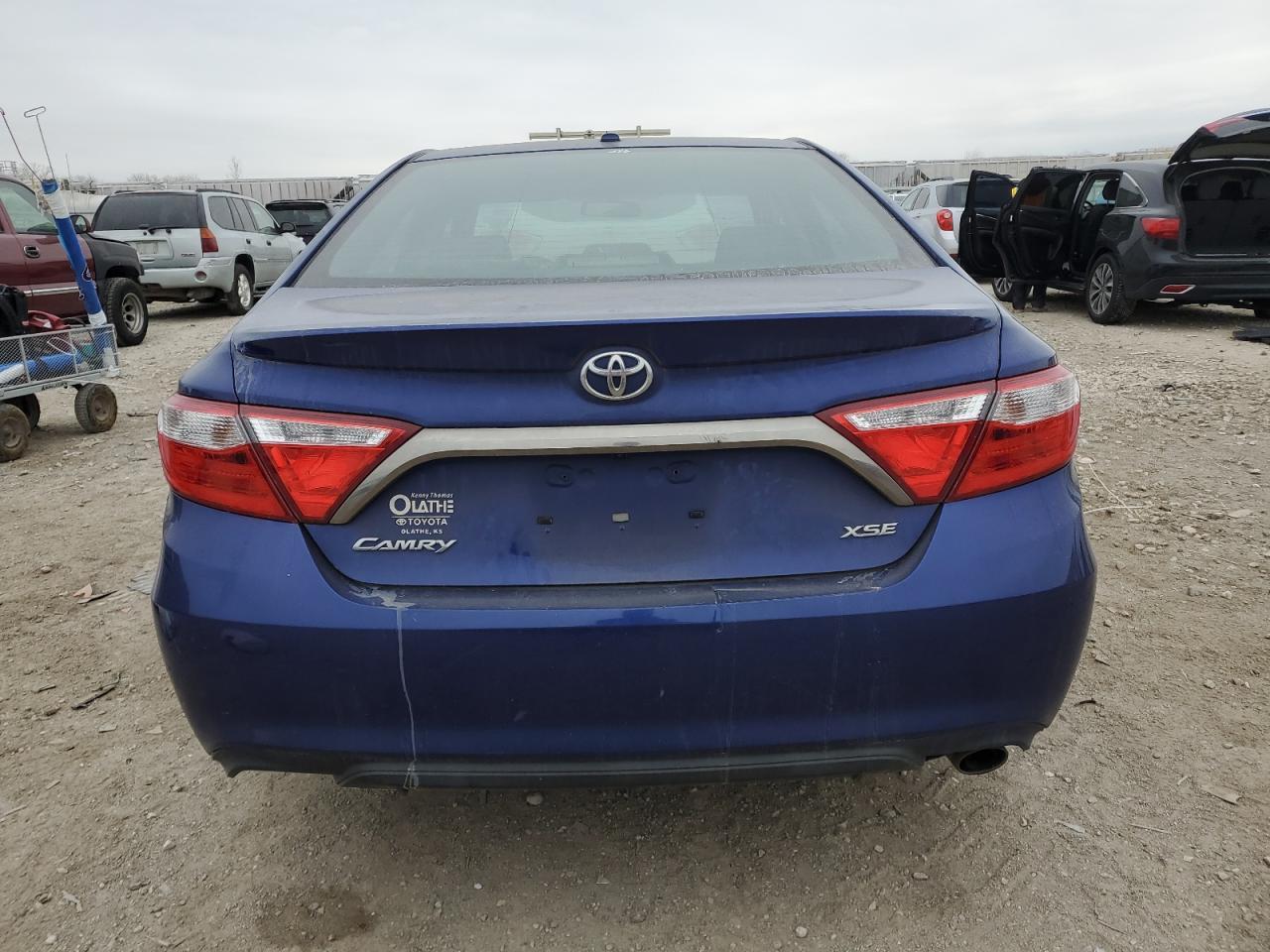 2015 TOYOTA CAMRY LE - Фото 6