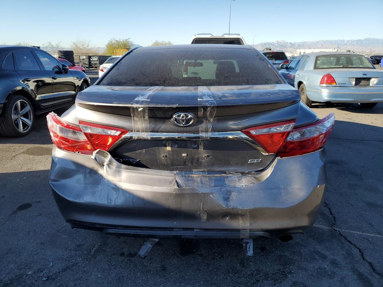 2016 TOYOTA CAMRY LE - Фото 6