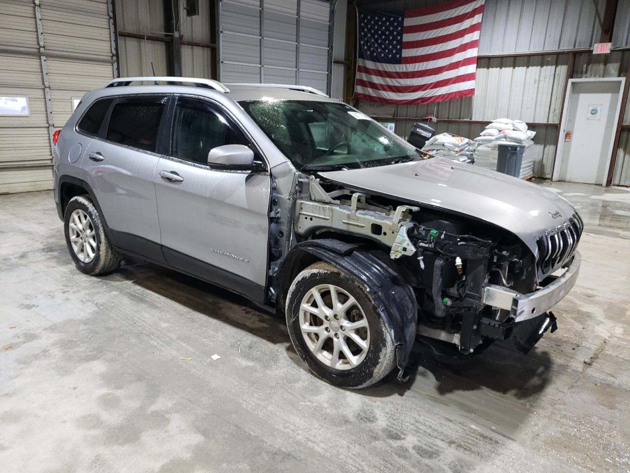 2017 JEEP CHEROKEE L - Image 4