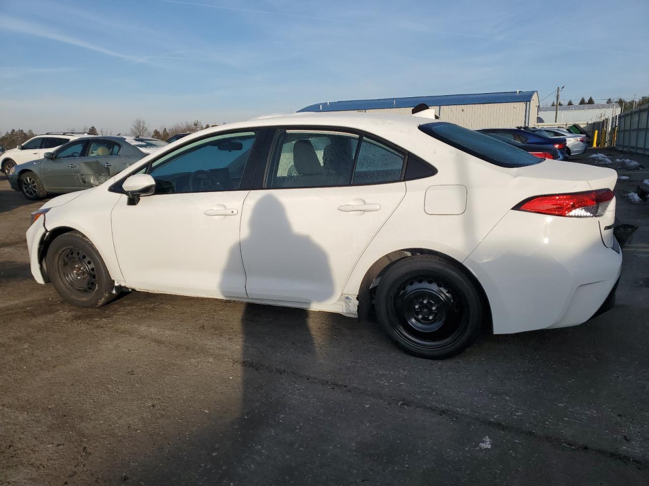 2025 TOYOTA COROLLA LE - Фото 2