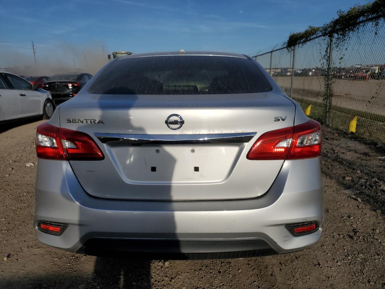 2017 NISSAN SENTRA S - Фото 6