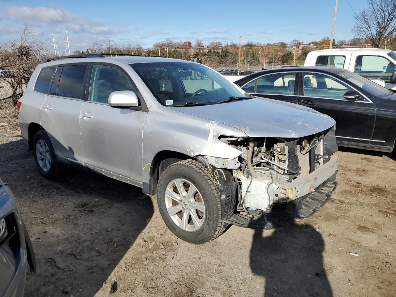 2011 TOYOTA HIGHLANDER - Image 4