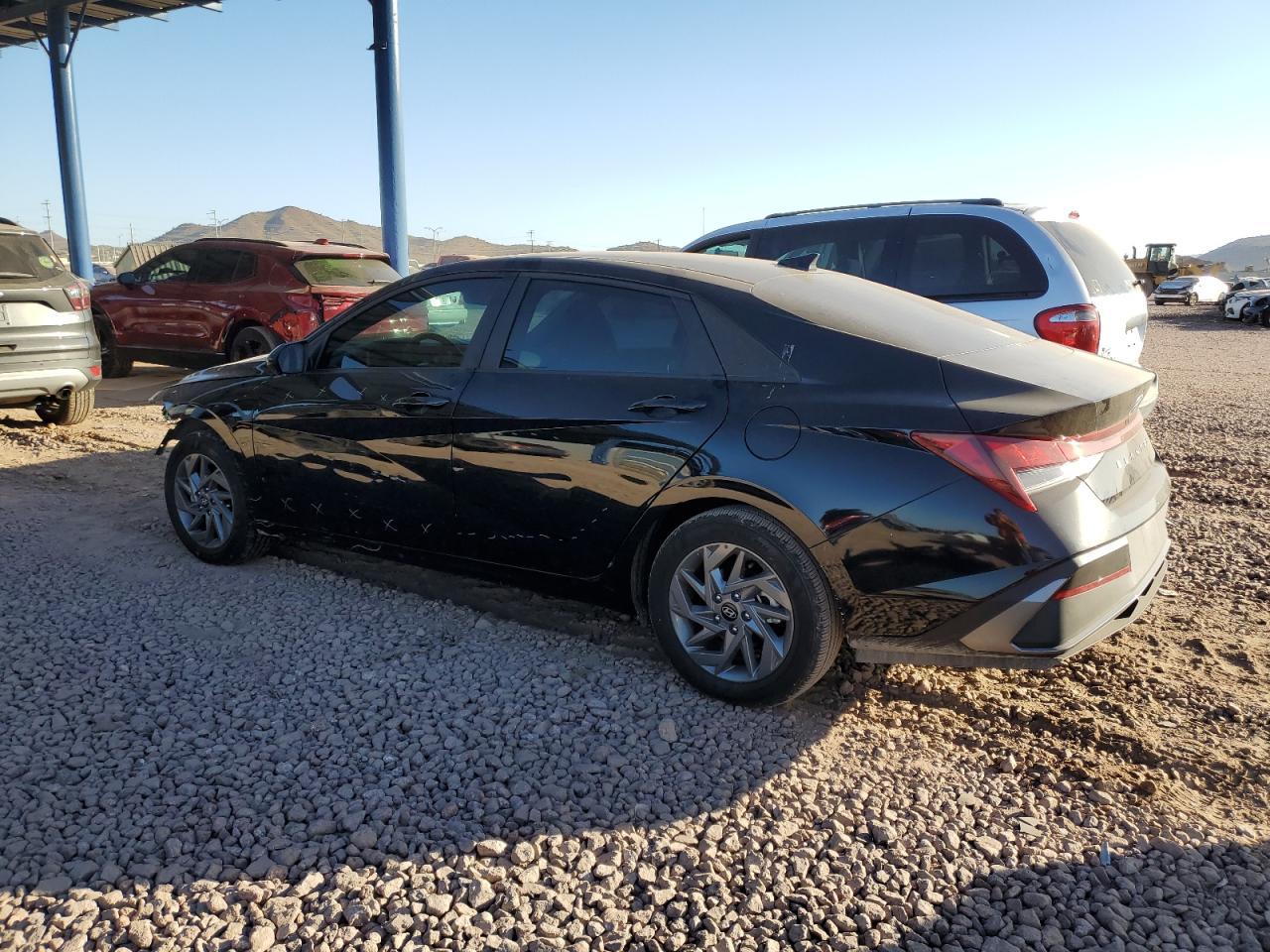2024 HYUNDAI ELANTRA SE - Фото 2