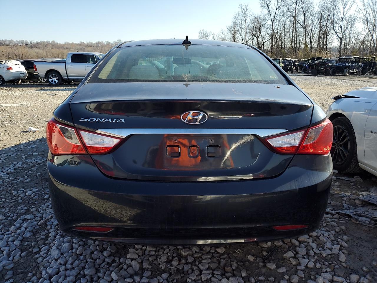 2013 HYUNDAI SONATA GLS - Image 6