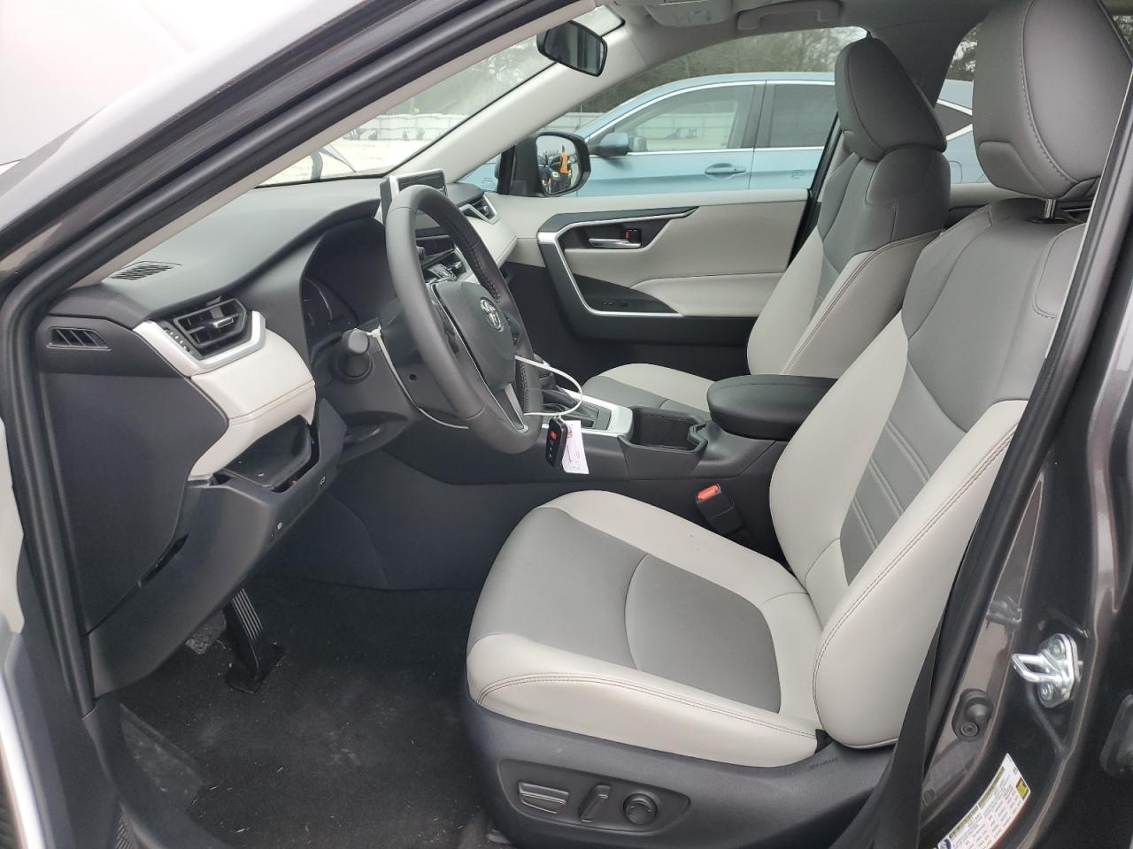 2024 TOYOTA RAV4 XLE P - Image 7