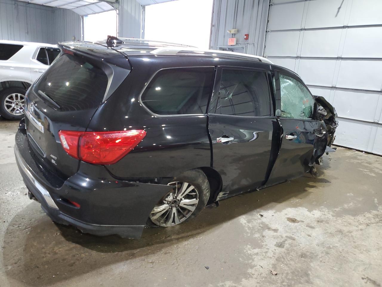 2019 NISSAN PATHFINDER - Фото 3