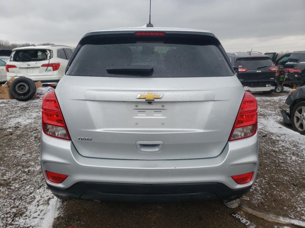 2021 CHEVROLET TRAX LS - Image 6