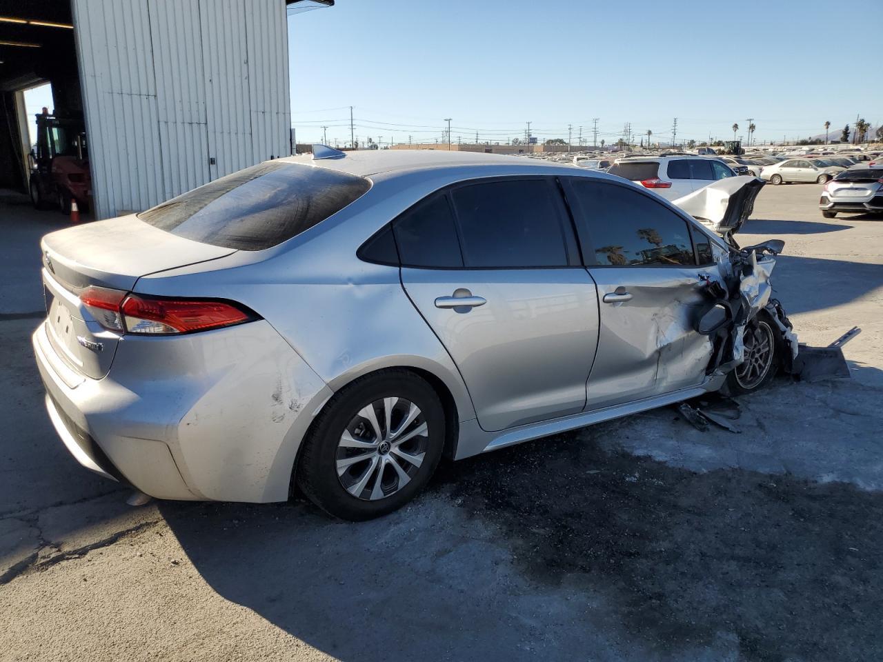 2022 TOYOTA COROLLA LE - Фото 3