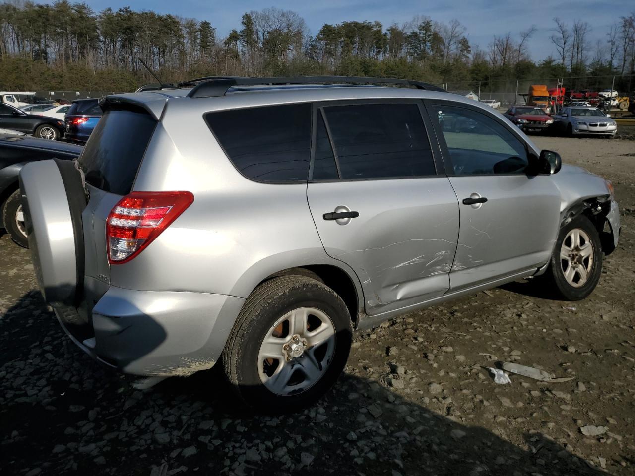 2011 TOYOTA RAV4 - Фото 3