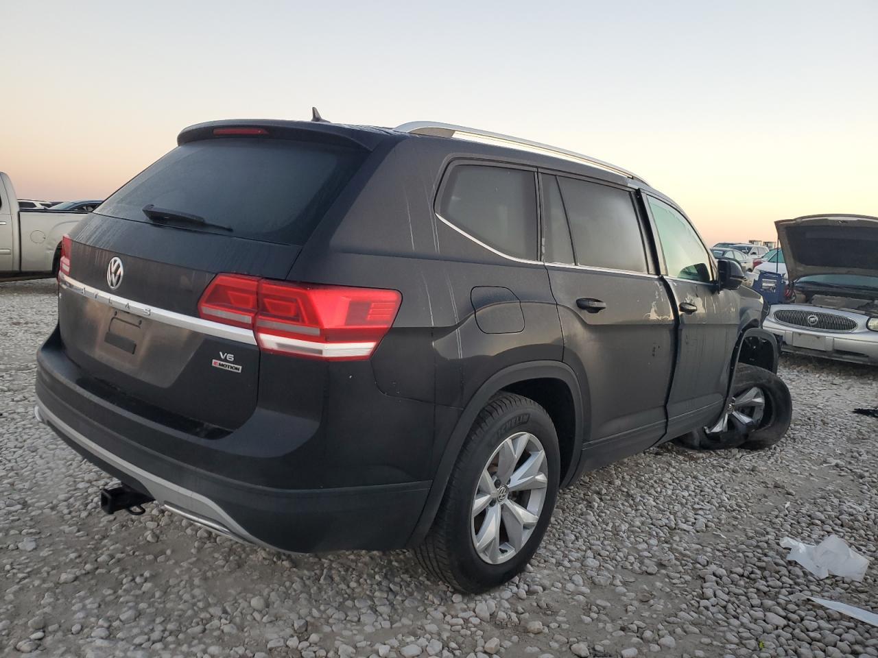 2018 VOLKSWAGEN ATLAS SE - Image 3