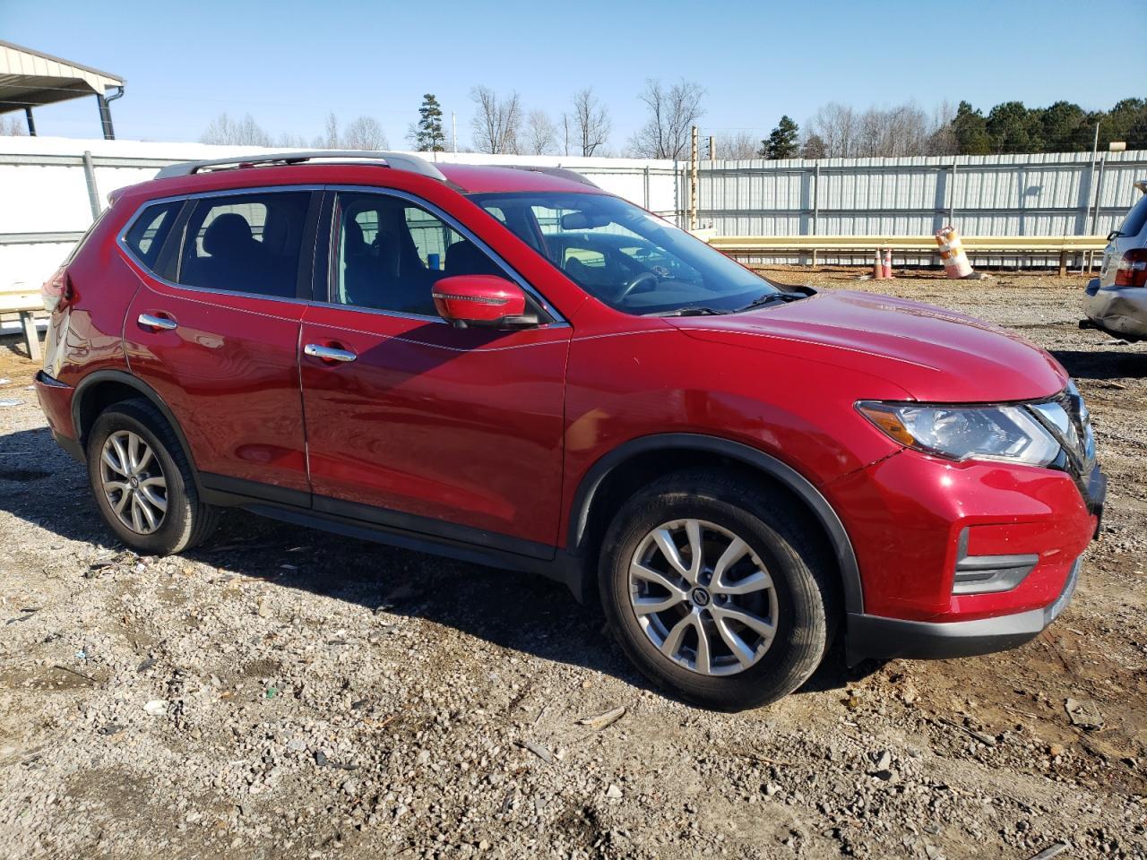 2017 NISSAN ROGUE SV - Image 4