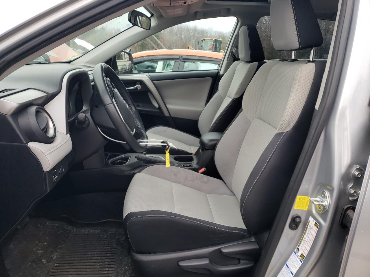 2017 TOYOTA RAV4 XLE - Фото 7