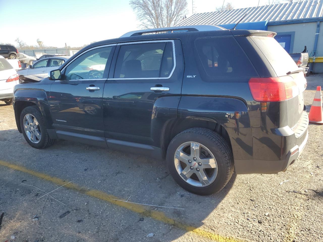 2013 GMC TERRAIN SL - Фото 2