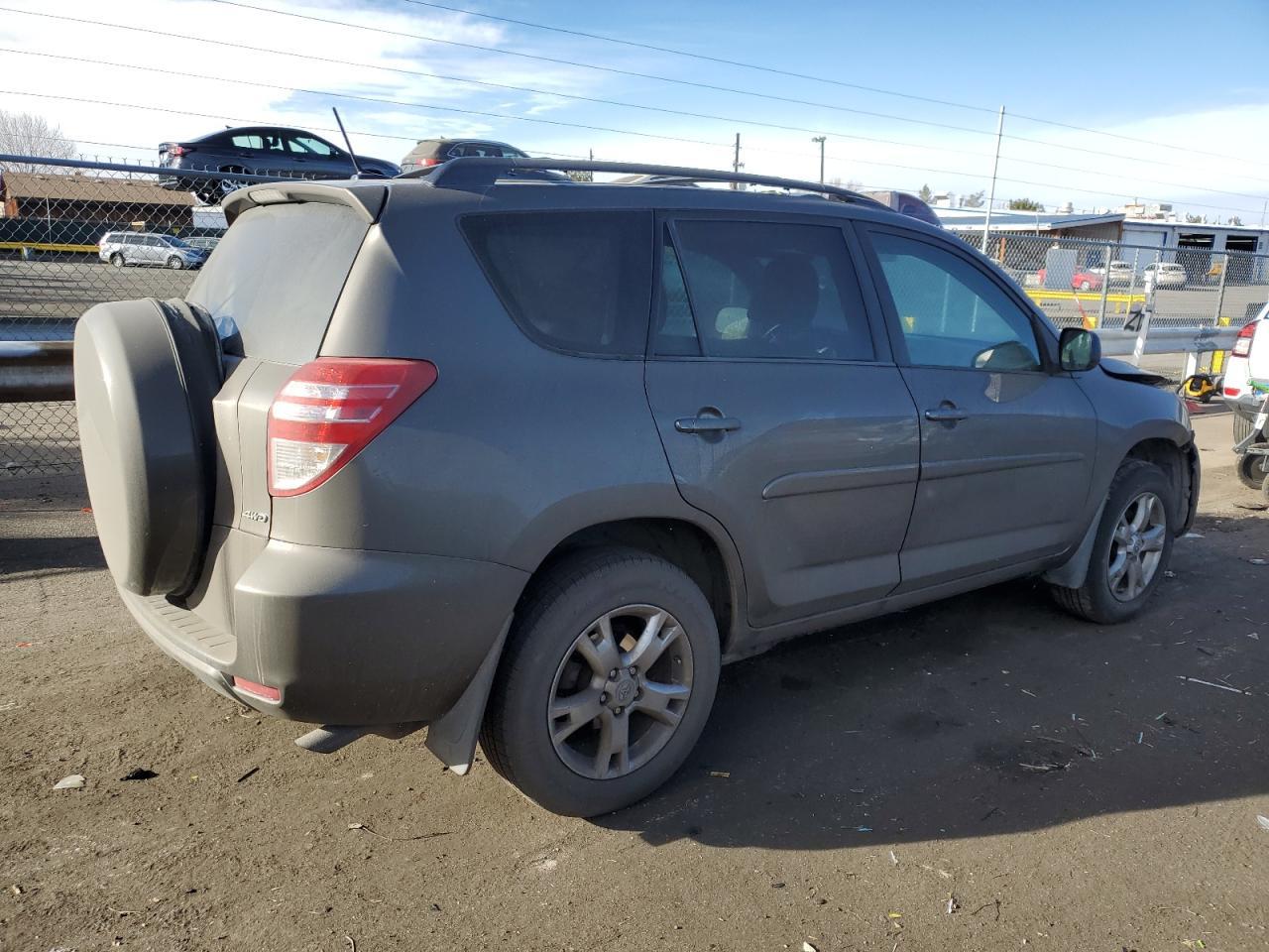 2011 TOYOTA RAV4 - Image 3
