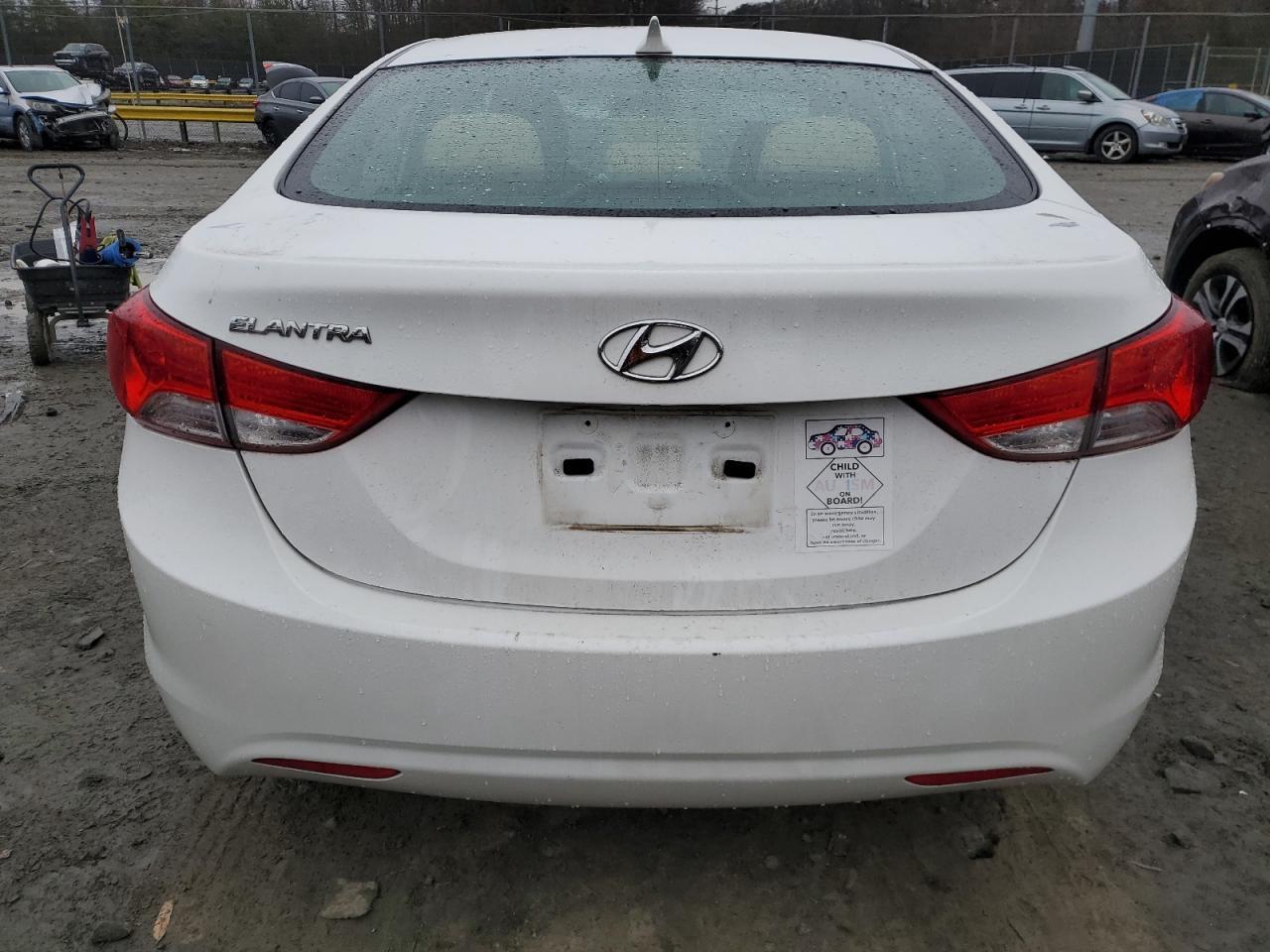 2013 HYUNDAI ELANTRA GL - Image 6