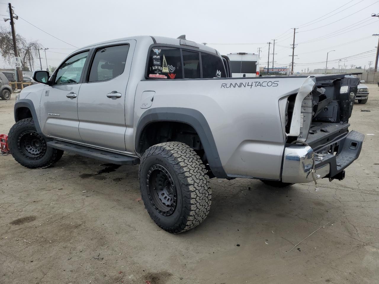 2016 TOYOTA TACOMA DOU - Фото 2