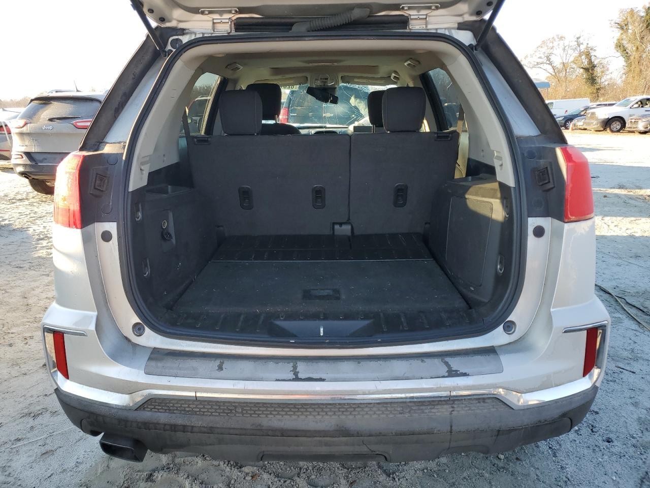 2016 GMC TERRAIN SL - Image 6