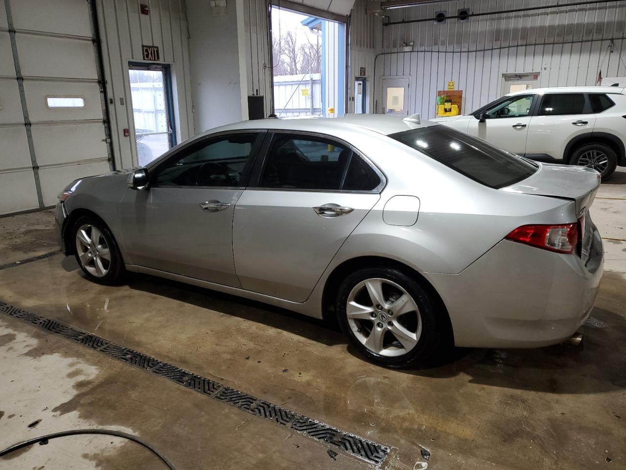 2010 ACURA TSX - Image 2