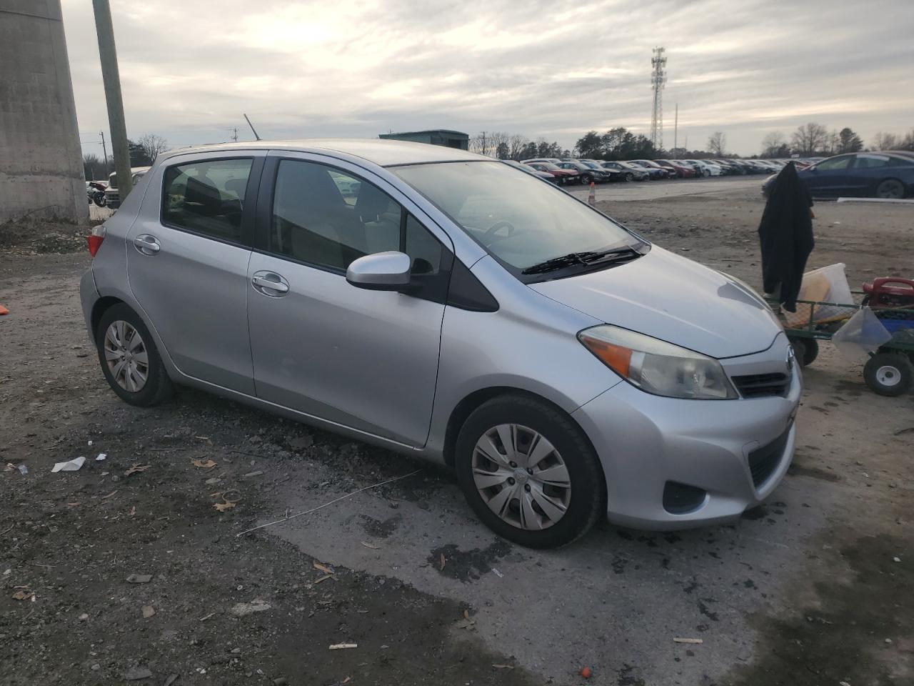2012 TOYOTA YARIS - Image 4