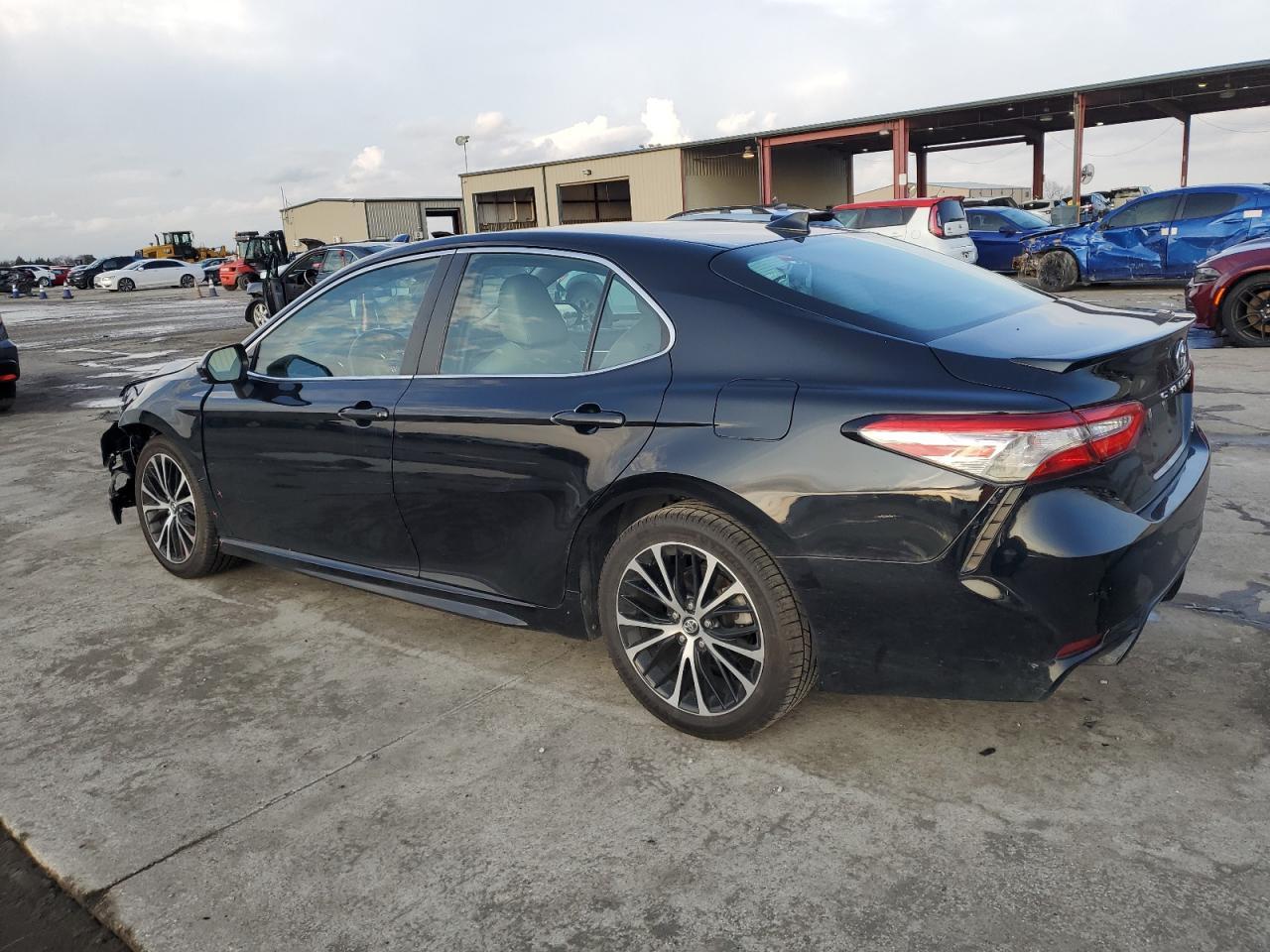 2020 TOYOTA CAMRY SE - Image 2