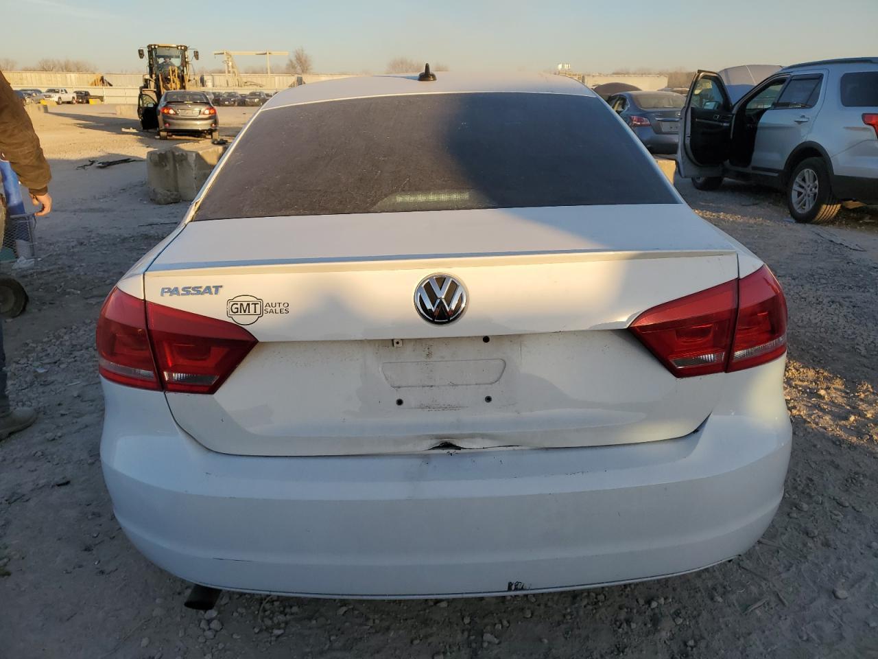 2014 VOLKSWAGEN PASSAT S - Фото 6