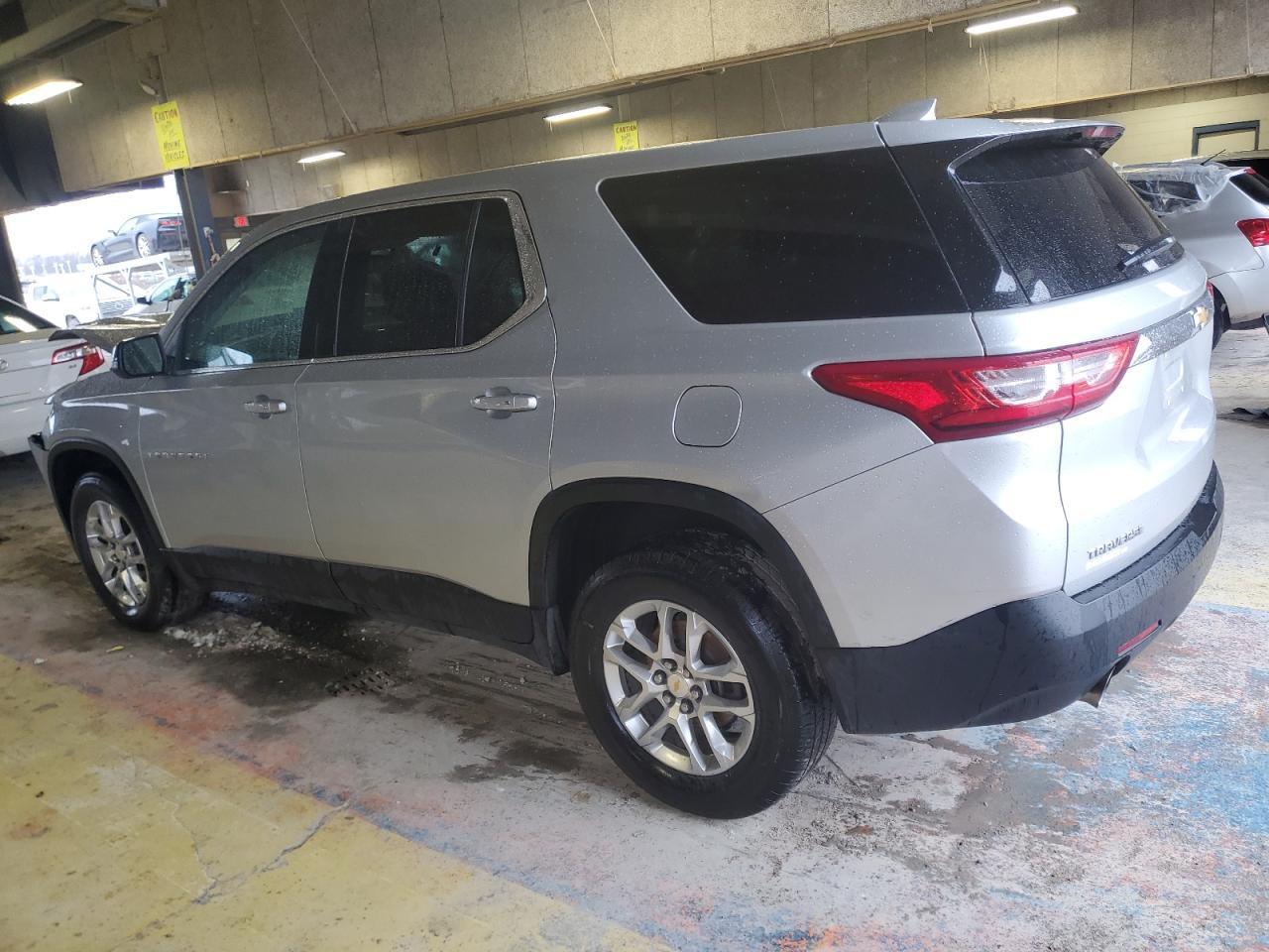 2021 CHEVROLET TRAVERSE L - Фото 2