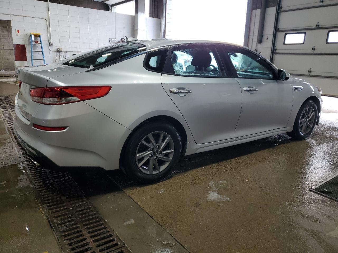 2020 KIA OPTIMA LX - Фото 3