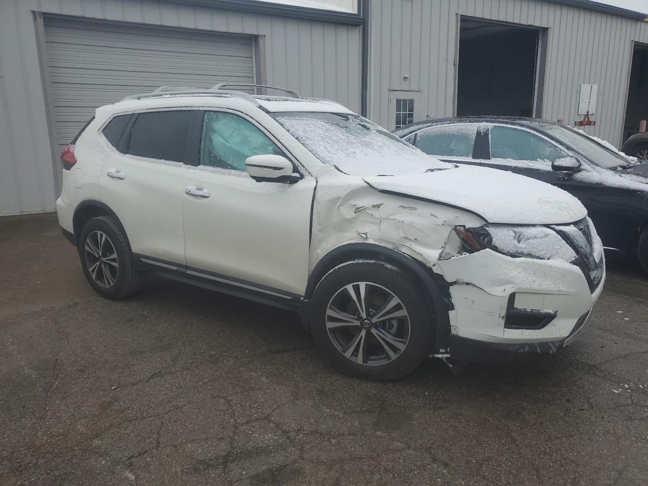 2017 NISSAN ROGUE S - Фото 4