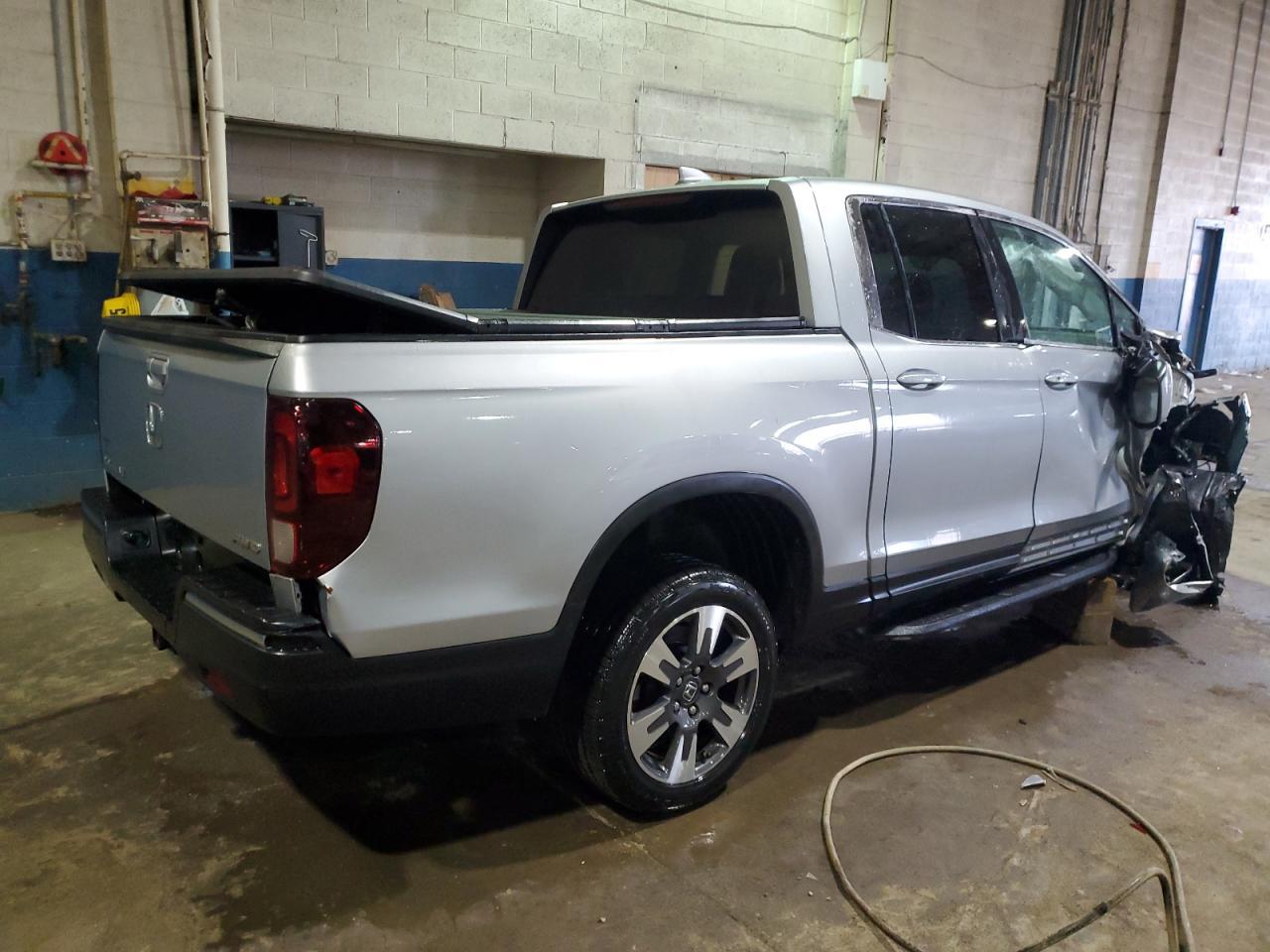 2017 HONDA RIDGELINE - Image 3