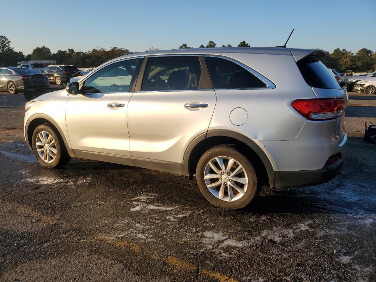2016 KIA SORENTO LX - Image 2