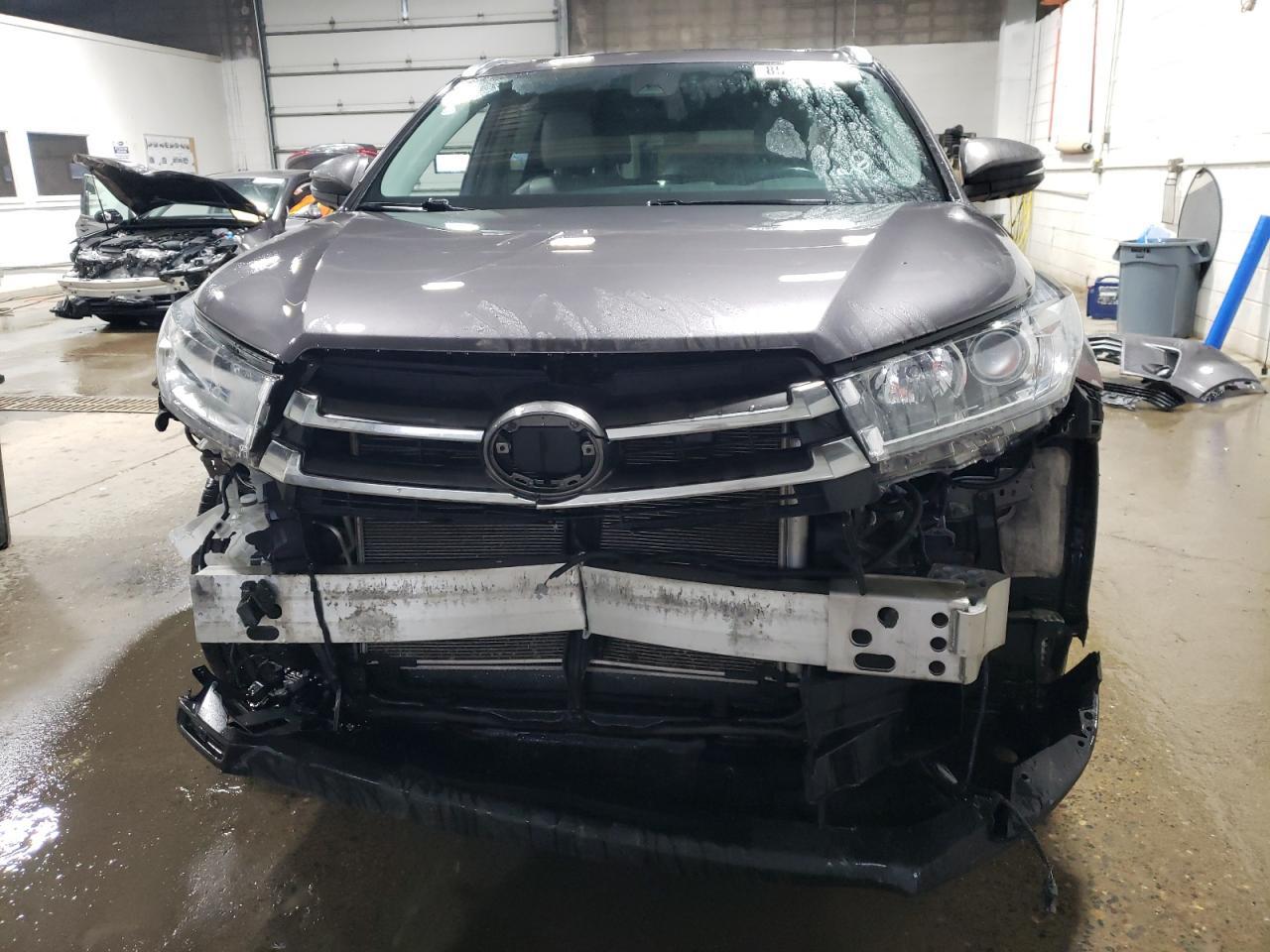 2019 TOYOTA HIGHLANDER - Image 5