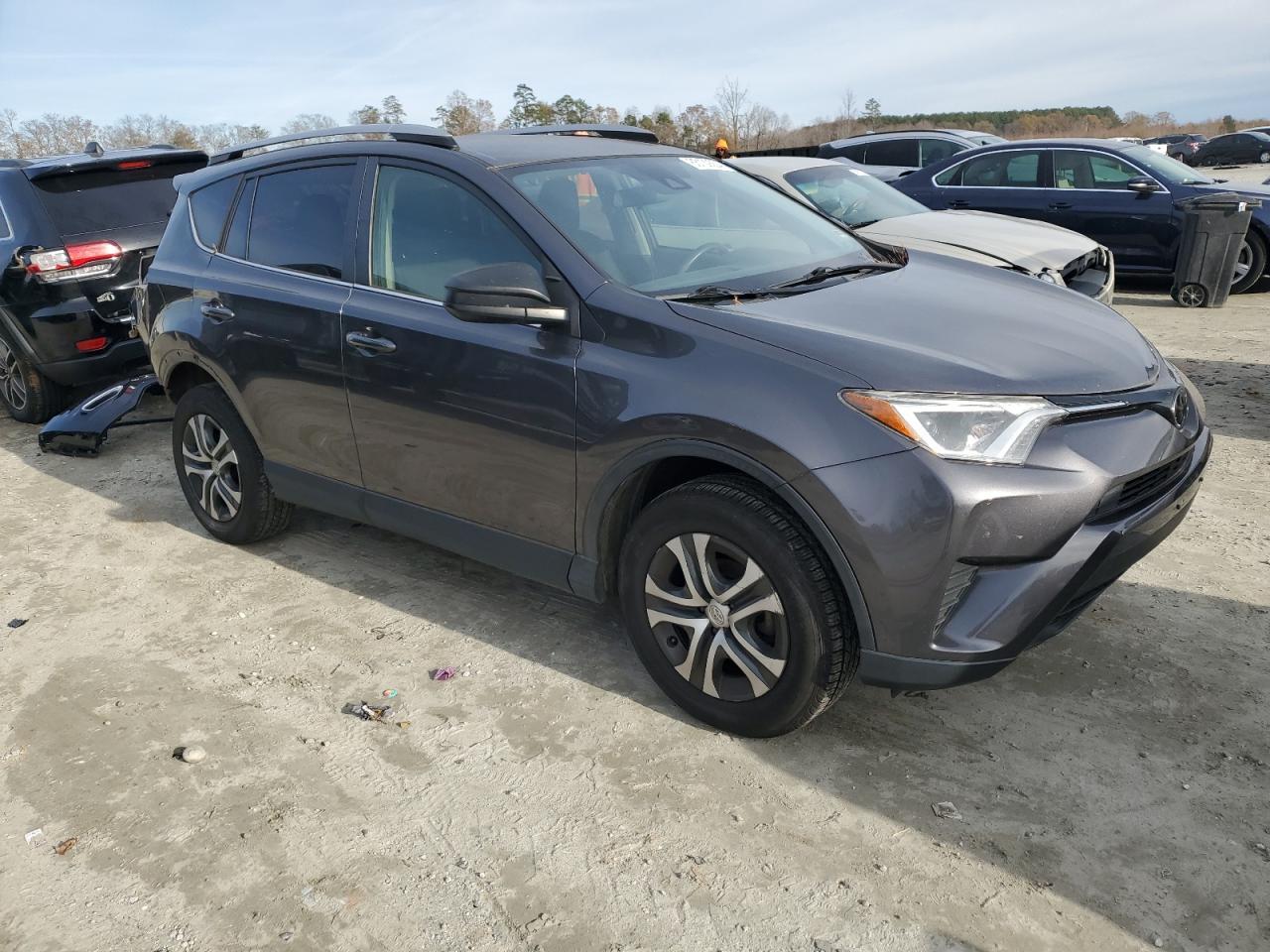 2017 TOYOTA RAV4 LE - Image 4