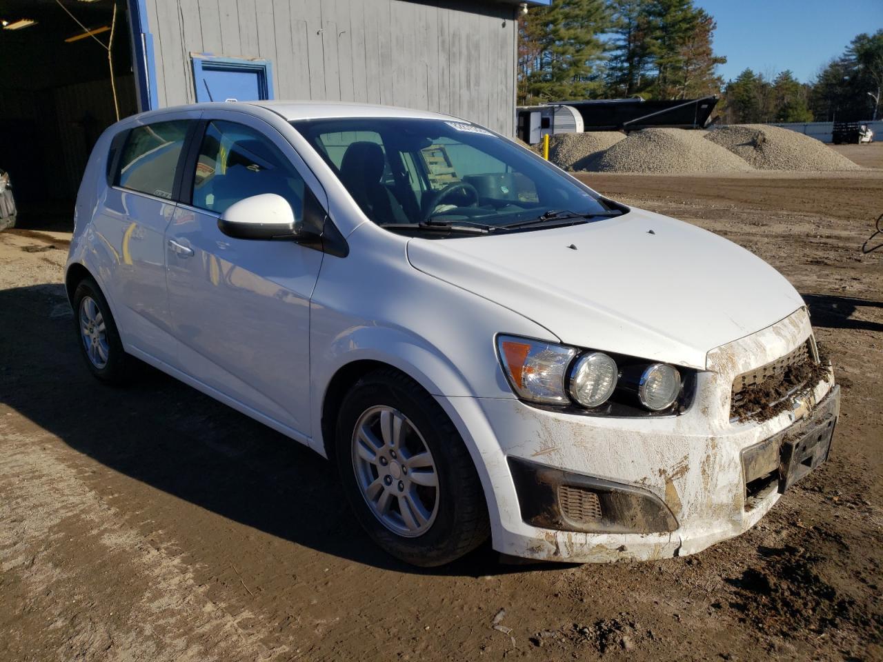 2016 CHEVROLET SONIC LT - Image 4