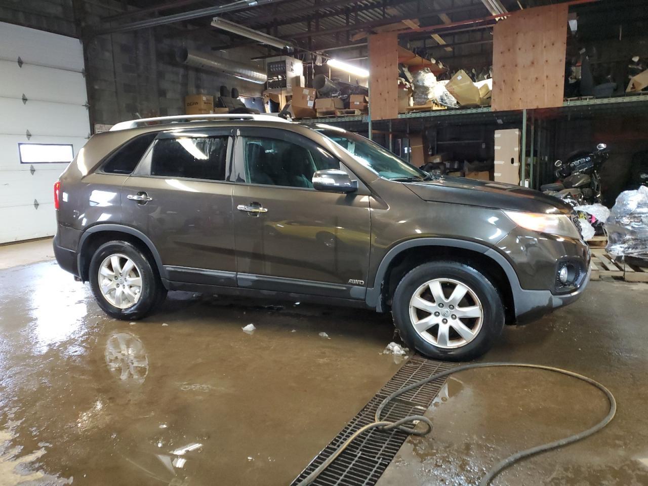 2012 KIA SORENTO BA - Image 4