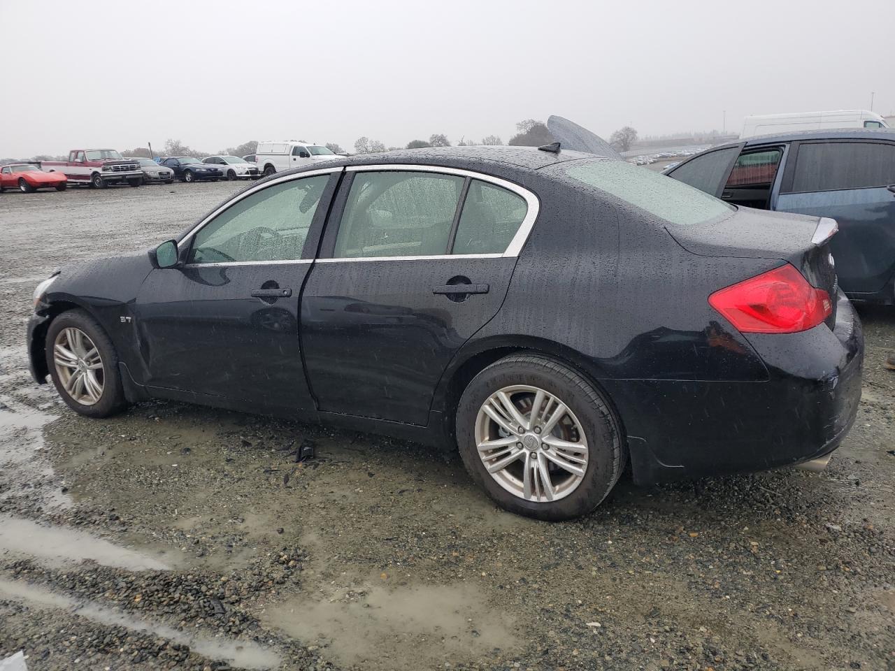 2012 INFINITI G37 - Image 2