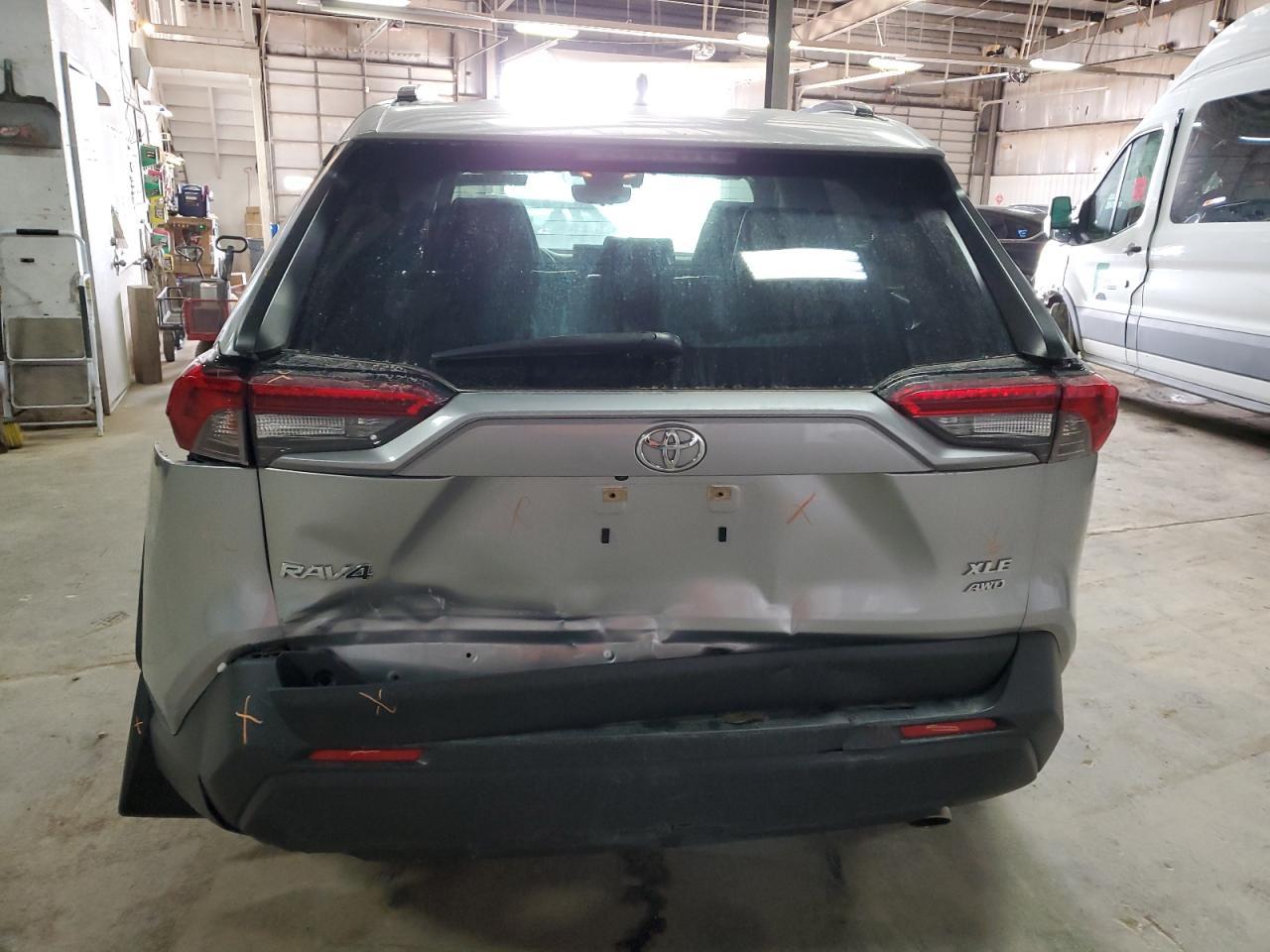 2019 TOYOTA RAV4 XLE P - Image 6