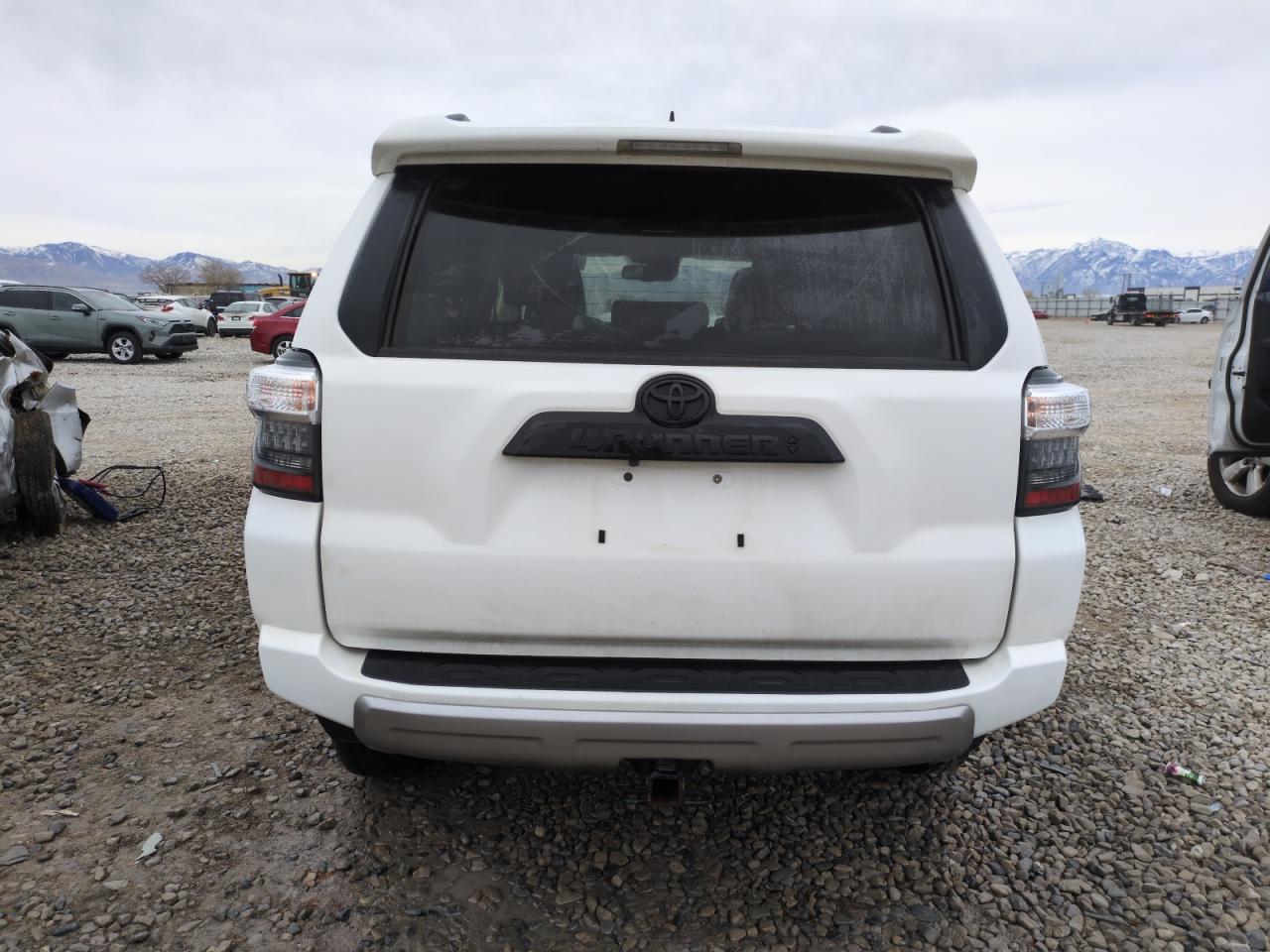 2022 TOYOTA 4RUNNER SR - Image 6