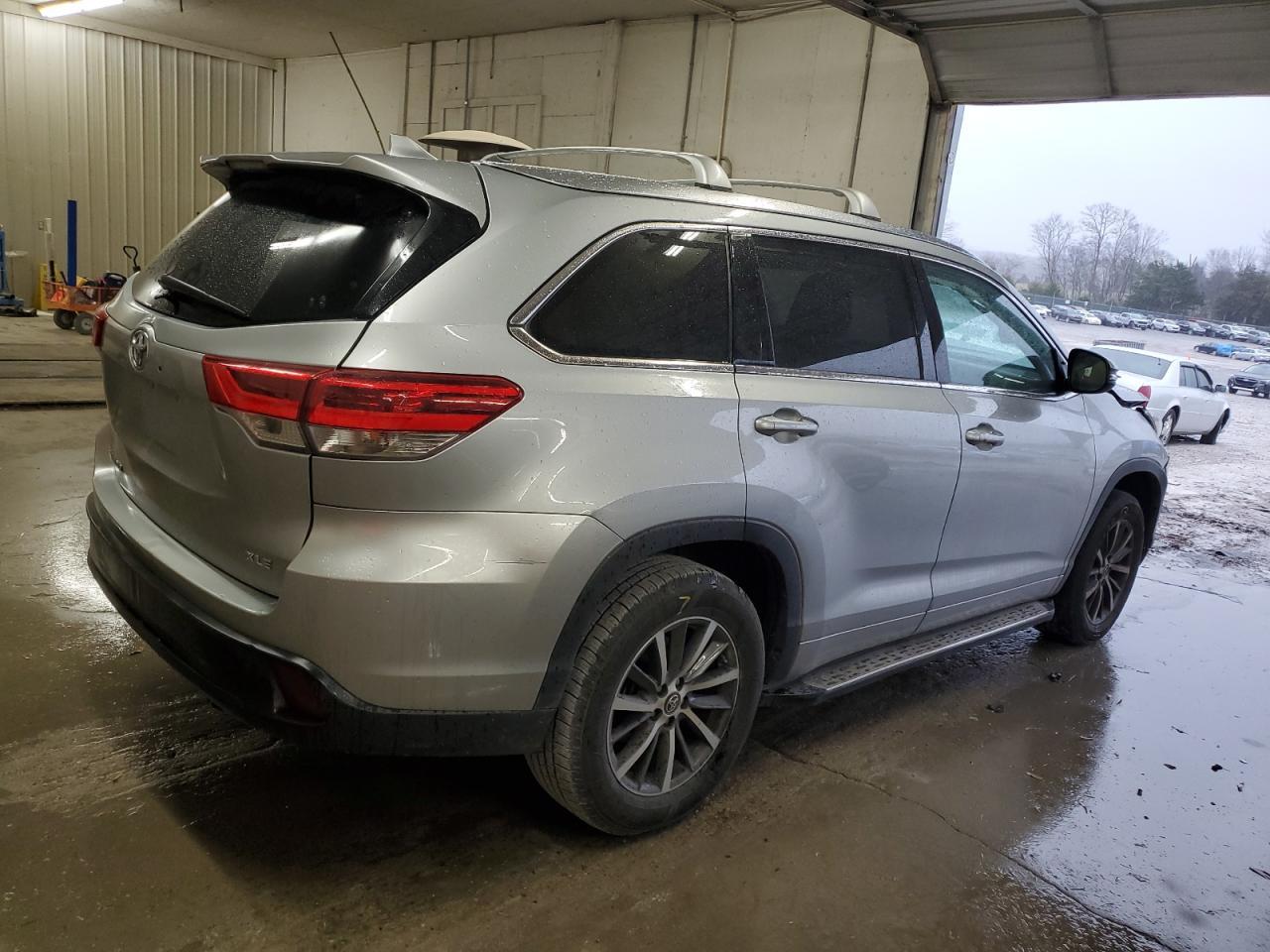 2018 TOYOTA HIGHLANDER - Image 3
