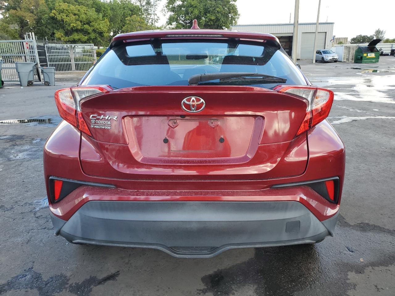 2019 TOYOTA C-HR XLE - Image 6