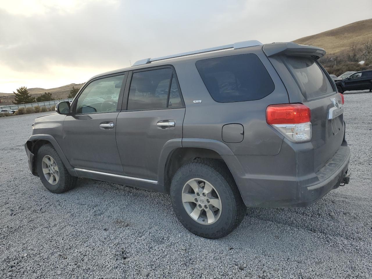 2011 TOYOTA 4RUNNER SR - Image 2