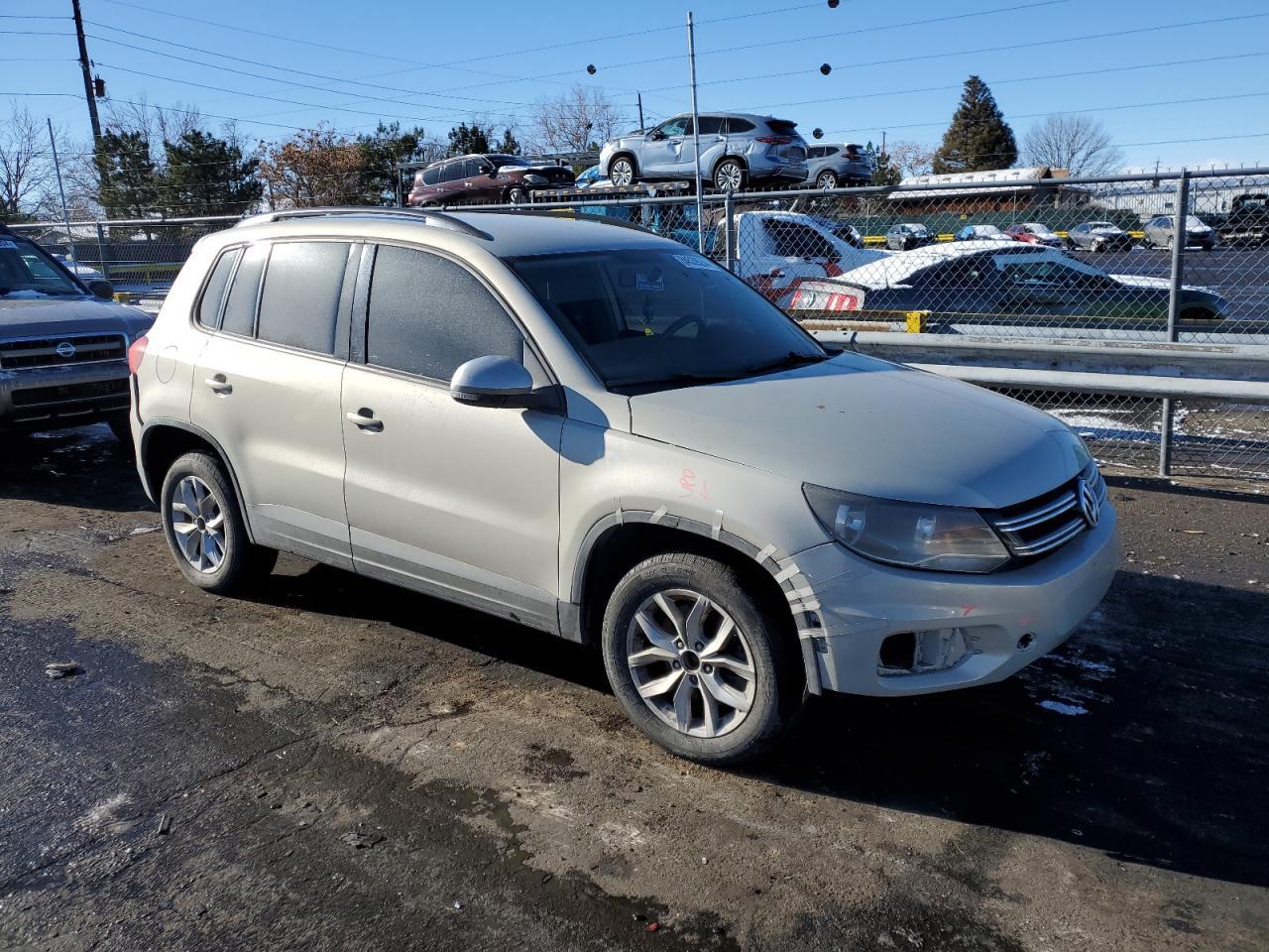 2015 VOLKSWAGEN TIGUAN S - Фото 4