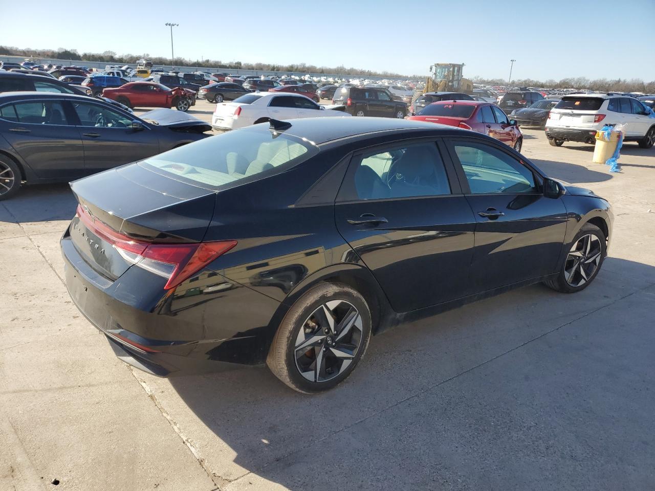 2023 HYUNDAI ELANTRA SE - Image 3