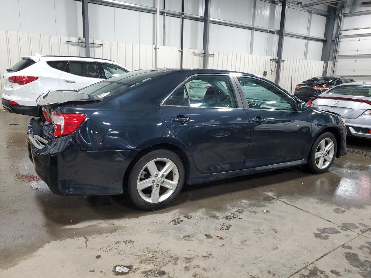2013 TOYOTA CAMRY L - Фото 3