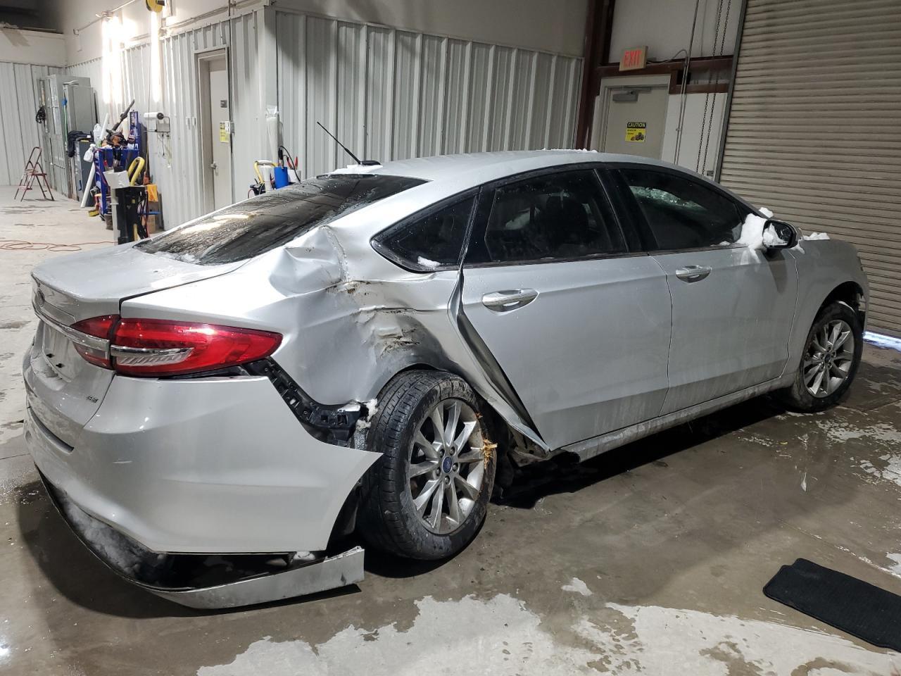 2017 FORD FUSION SE - Фото 3
