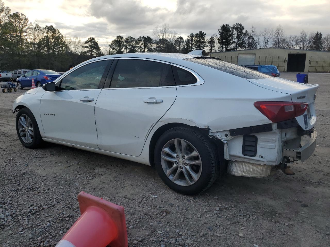 2017 CHEVROLET MALIBU LT - Image 2