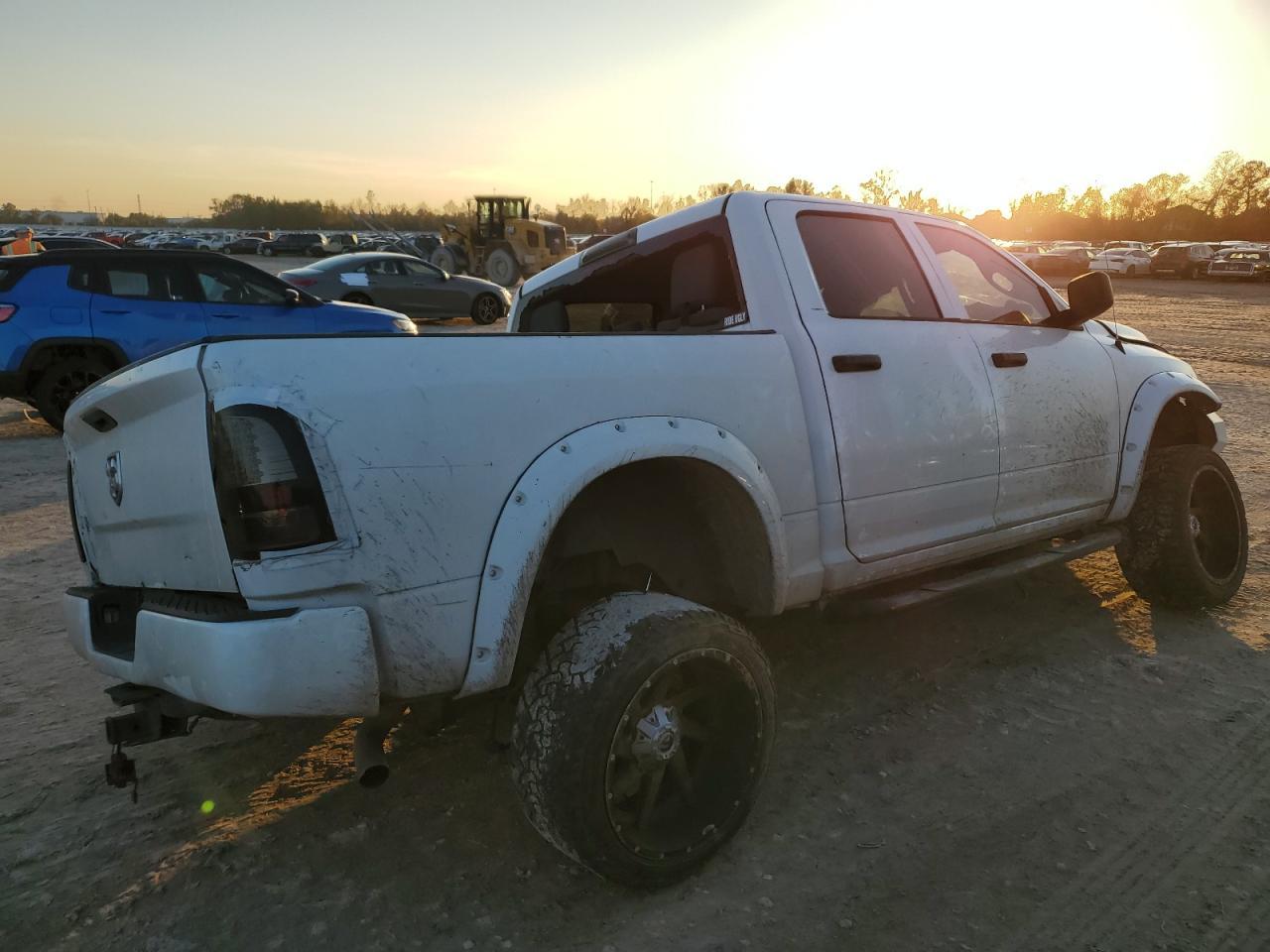2017 RAM 1500 ST - Image 3