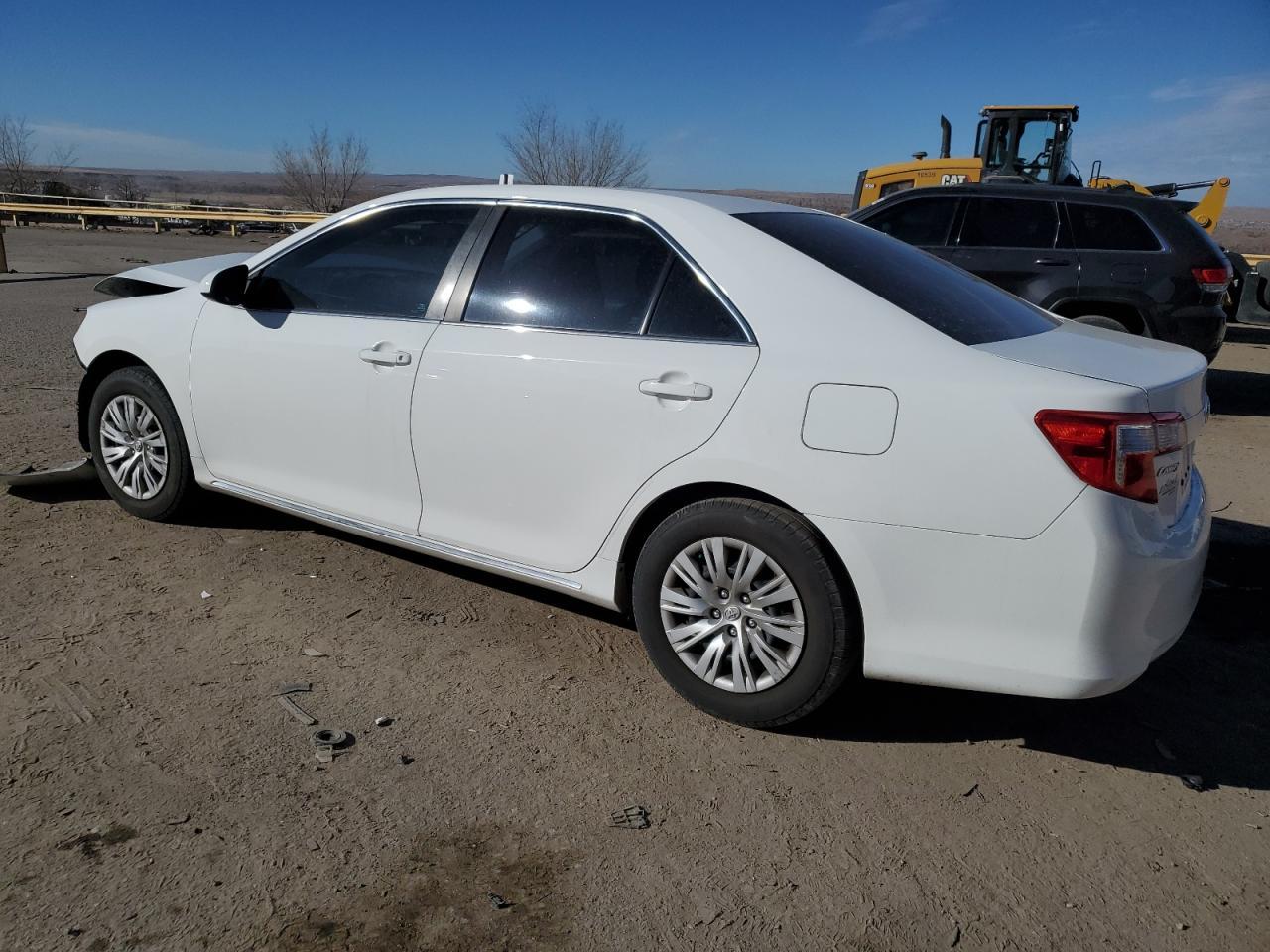 2013 TOYOTA CAMRY L - Фото 2