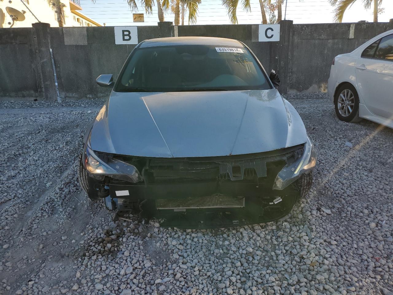 2023 HYUNDAI ELANTRA SE - Image 5